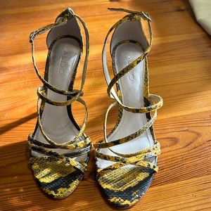 Size 38 aldo yellow and black straps heels